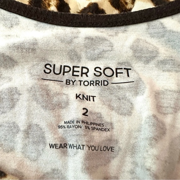 TORRID Super Soft Double Scoop Neck Ruched Leopard Tank Top Plus Size 2 2X - Picture 10 of 13